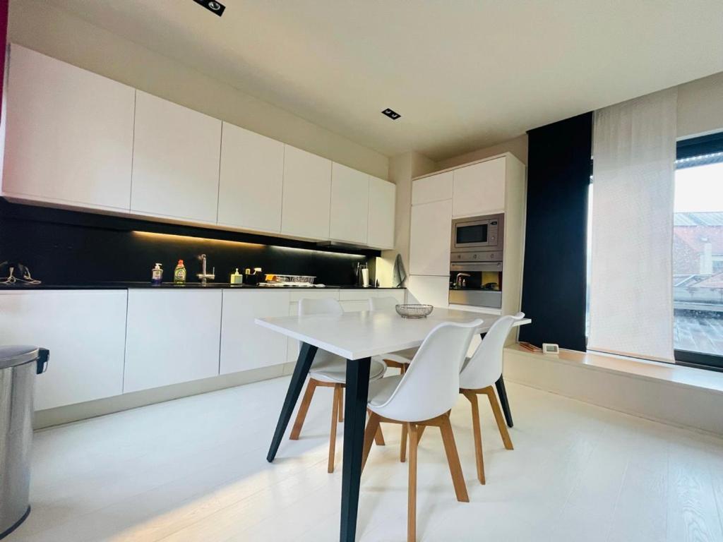 Down Town Penthouse With Private Parking Apartment Брюксел Екстериор снимка